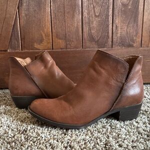 Lucky Brand Tan Ankle Booties